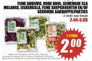 fijne andijvie rode kool gemengde sla melange ijsbergsla fijne soepgroenten en gekruide aardappelpartjes