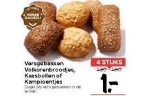 versgebakken volkorenbroodjes kaasbollen of kampioentjes