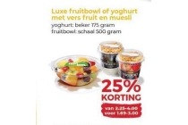 luxe fruitbowl of yoghurt met vers fruit en muesli