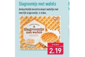 slagroomijs met wafels