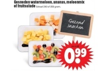 gesneden watermeloen ananas meloenmix of fruitsalade schaal