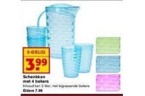 schenkkan met 4 bekers