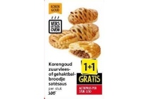 korengoud zuurvlees of gehaktbroodje satesaus