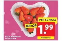 verse aardbeien in hartvorm