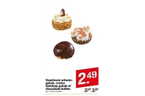 hazelnoot schuimgebak creme kletskop gebak of chocolade bollen